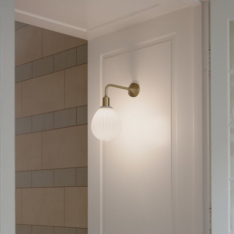 UMAGE Lifestyle Santé Wall Brushed Brass Around The World Mini (1) (5).jpg